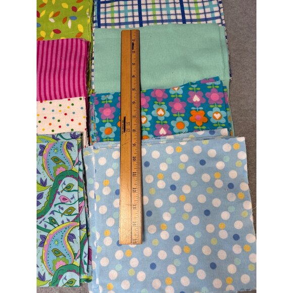 85 Precut Flannel Fabric Quilt Squares 9"-10" Multicolor Set - Picture 5 of 10